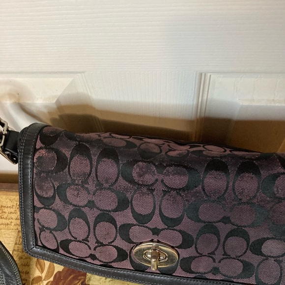 COACH SIGNATURE Hampton Monogram SHOULDERBAG Flap twist lock closure - Picture 2 of 8